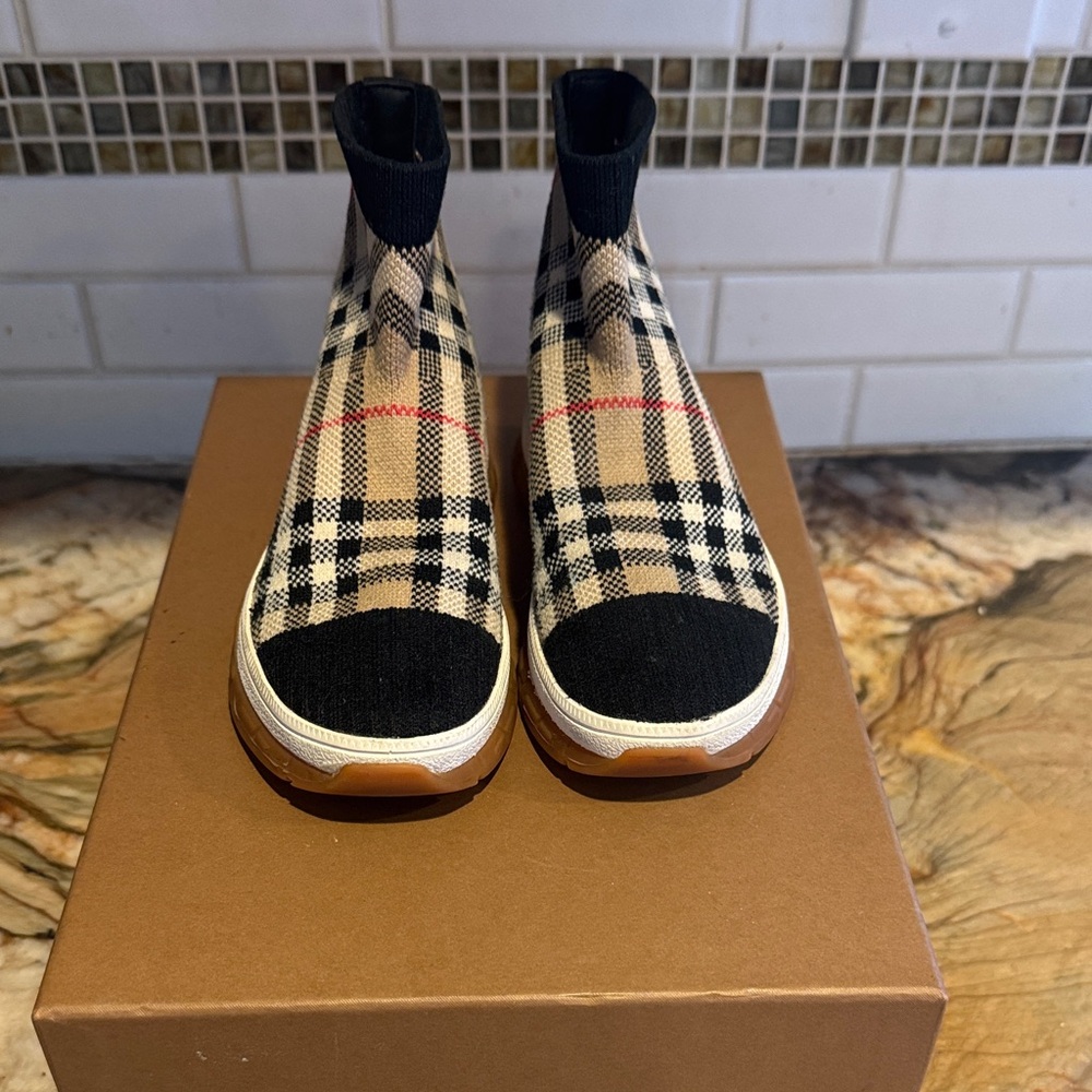 Burberry Kids Sneakers in Black and Tan
